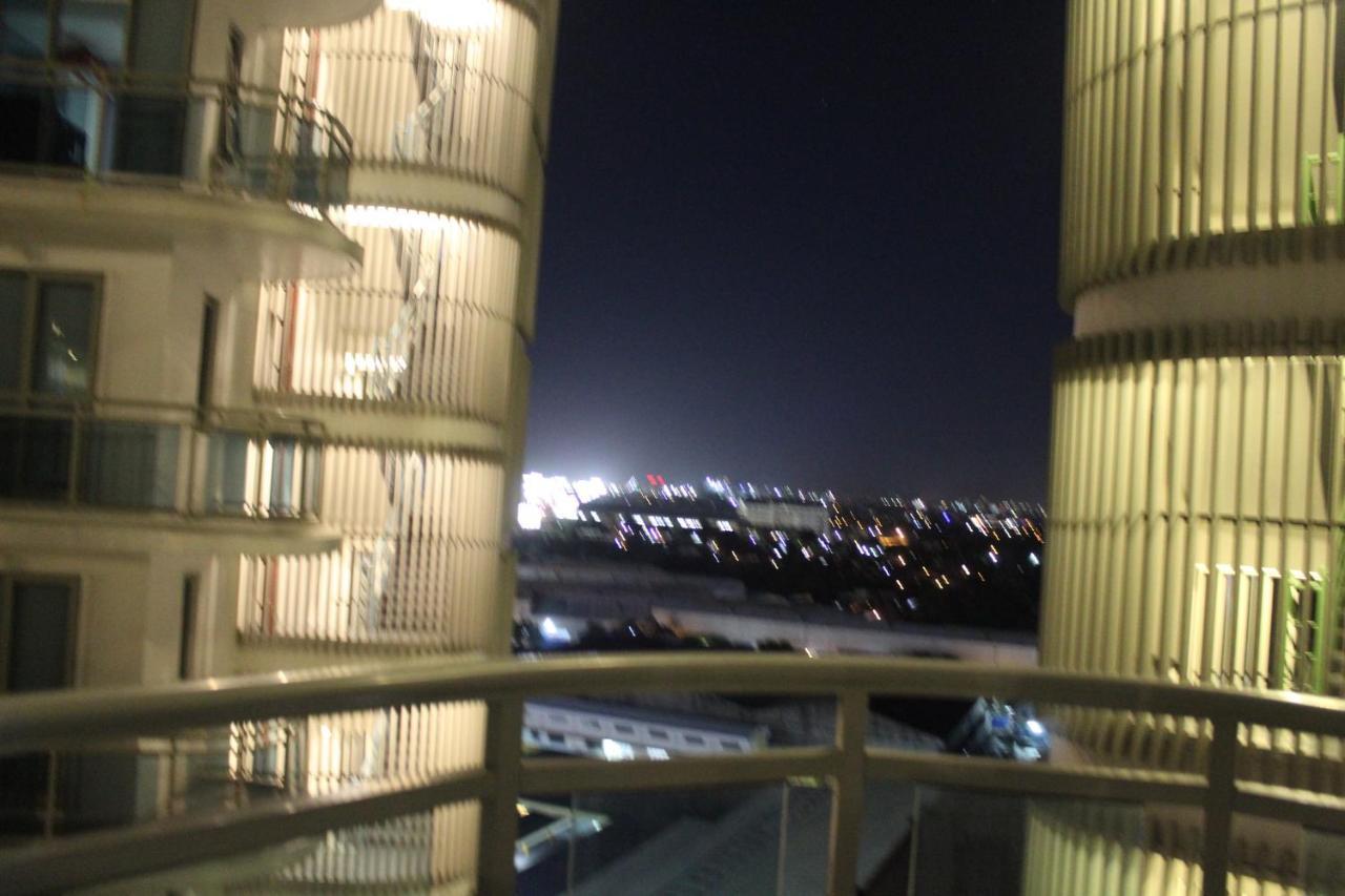 Azure C2 Balcony Wifi Near Mall Airport Multiple Units Paranaque City Εξωτερικό φωτογραφία