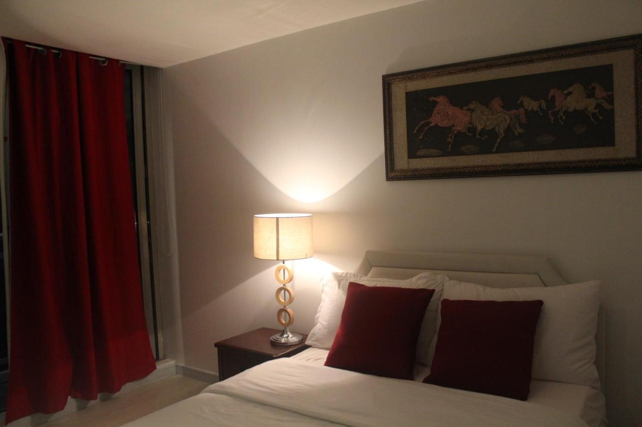 Azure C2 Balcony Wifi Near Mall Airport Multiple Units Paranaque City Εξωτερικό φωτογραφία
