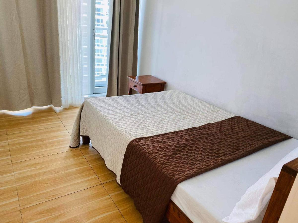 Azure C2 Balcony Wifi Near Mall Airport Multiple Units Paranaque City Εξωτερικό φωτογραφία