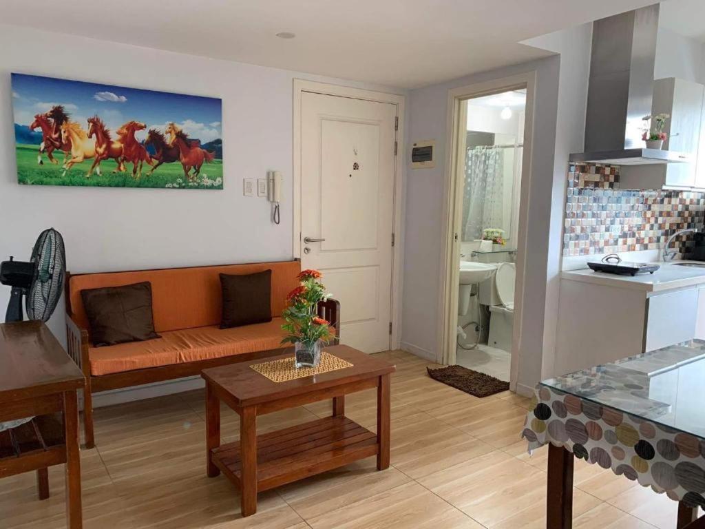 Azure C2 Balcony Wifi Near Mall Airport Multiple Units Paranaque City Εξωτερικό φωτογραφία